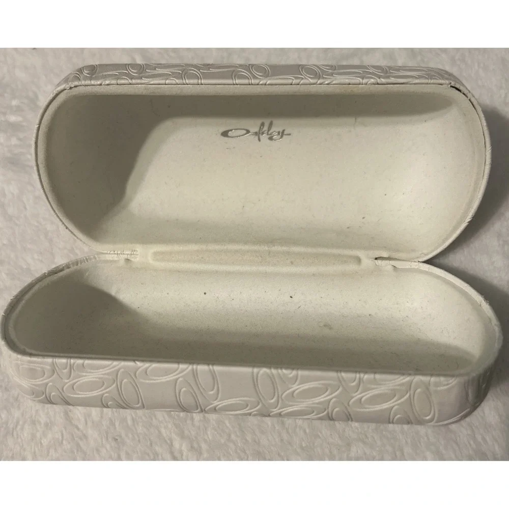 Oakley White Clamshell Hard Sunglasses Case O's with Microfiber Lining Interior